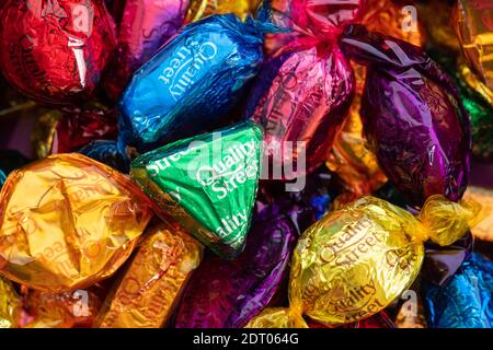 Dolci di strada e cioccolatini di qualità Foto Stock