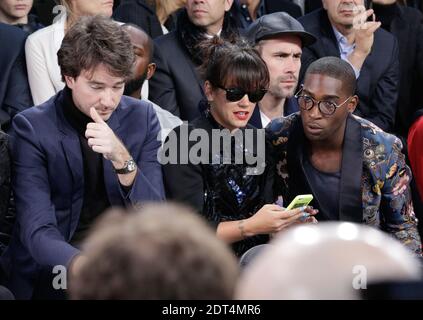 Antoine Arnoult, Lily Allen e Tinie Tempah in prima fila alla presentazione della collezione Louis Vuitton nell'ambito della settimana della moda maschile Autunno-Inverno 2014/2015 di Parigi, tenutasi a Serre Andre Citroen a Parigi, Francia il 16 gennaio 2014. Foto di Jerome Domine/ABACAPRESS.COM Foto Stock