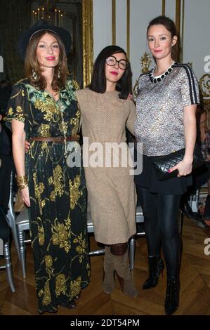 (L-R) Aurelie Saada e Sylvie Hoarau di Les Brigitte con Audrey Marnay alla sfilata Primavera-Estate 2014 della collezione Haute-Couture di Alexis Mabille che si tiene all'Hotel d'Evreux, a Parigi, Francia, il 20 gennaio 2014. Foto Christophe Guibbaud/ABACAPRESS.COM Foto Stock