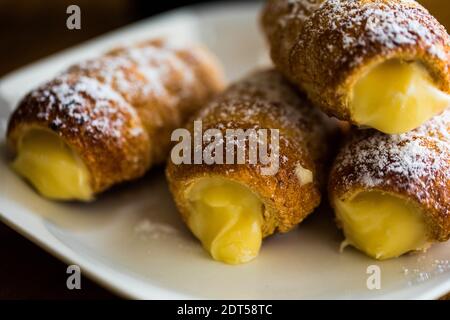 Primo piano di Canoli Foto Stock