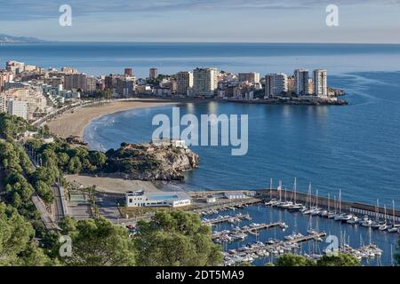 Vista aerea dal Mirador de Oropesa del Mar e la sua spiaggia la Concha, Castellon de la Plana, Comunità Valenciana, Spagna, Europa Foto Stock