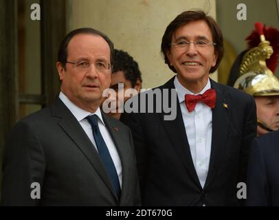 Il presidente francese Francois Hollande dà il benvenuto al primo ministro belga Elio di Rupo presso l'Elysee Palace di Parigi, Francia, il 6 febbraio 2014. Foto di Christian Liegi/ABACAPRESS.COM Foto Stock