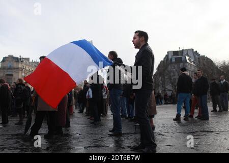 800 persone partecipano a una protesta convocata da organizzazioni di estrema destra contro il collettivo femminista Femen sul posto Vauban a Parigi, 8 febbraio 2014. I manifestanti si sono riuniti per chiedere lo scioglimento del movimento attivista e l'espulsione del leader ucraino Inna Shevchenko, cui è stato concesso asilo politico in Francia. Lanciato nel 2008, Femen ha aperto una "base di formazione" a Parigi nel settembre 2012. Foto di Axelle de Russa/ABACAPRESS.COM Foto Stock