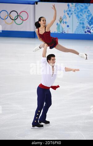 Gli USA Felicia Zhang e Nathan Bartholomay si esibiscono in un ascensore mentre gareggiano in coppia su skate libero durante le Pairs Free Skating il giorno 5 delle Olimpiadi invernali Sochi 2014 all'Iceberg il 12 febbraio 2014 a Sochi, Russia. Foto di Gouhier-Zabulon/ABACAPRESS.COM Foto Stock