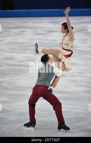 Anna Cappellini e Luca Lanotte di Italia si esibiscono in Ice Dance Free Dance Ice Skating al Sochi 2014 XXII Olympic Winter Games presso il centro di pattinaggio Adler Arena di Sochi, Russia, il 17 febbraio 2014. Le Olimpiadi di Sochi 2014 si terranno dal 07 al 23 febbraio 2014. Foto di Gouhier-Zabulon/ABACAPRESS.COM Foto Stock