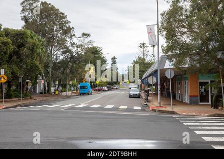 Sydney, Australia. Martedì 22 dicembre 2020, le strade sono tranquille ad Avalon a seguito dello scoppio della covid 19 presso la RSL locale e il club di bowling, la maggior parte dei residenti sono stati testati e le code presso i centri di test sono brevi, il governo del NSW ha messo l'area delle spiagge settentrionali di Sydney in blocco fino a mezzanotte del 23 dicembre, Sydney, Australia Credit: martin Berry/Alamy Live News Foto Stock