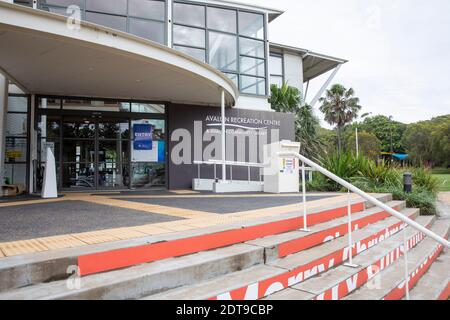 Sydney, Australia. Martedì 22 dicembre 2020, le strade sono tranquille ad Avalon a seguito dello scoppio della covid 19 presso la RSL locale e il club di bowling, la maggior parte dei residenti sono stati testati e le code presso i centri di test sono brevi, il governo del NSW ha messo l'area delle spiagge settentrionali di Sydney in blocco fino a mezzanotte del 23 dicembre, Sydney, Australia Credit: martin Berry/Alamy Live News Foto Stock