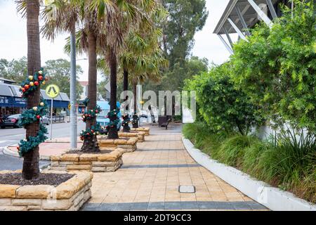 Sydney, Australia. Martedì 22 dicembre 2020, le strade sono tranquille ad Avalon a seguito dello scoppio della covid 19 presso la RSL locale e il club di bowling, la maggior parte dei residenti sono stati testati e le code presso i centri di test sono brevi, il governo del NSW ha messo l'area delle spiagge settentrionali di Sydney in blocco fino a mezzanotte del 23 dicembre, Sydney, Australia Credit: martin Berry/Alamy Live News Foto Stock