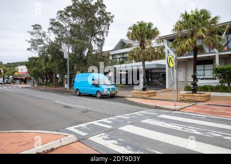 Sydney, Australia. Martedì 22 dicembre 2020, le strade sono tranquille ad Avalon a seguito dello scoppio della covid 19 presso la RSL locale e il club di bowling, la maggior parte dei residenti sono stati testati e le code presso i centri di test sono brevi, il governo del NSW ha messo l'area delle spiagge settentrionali di Sydney in blocco fino a mezzanotte del 23 dicembre, Sydney, Australia Credit: martin Berry/Alamy Live News Foto Stock