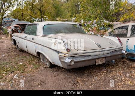 liquidazione di un Albuquerque, New Mexico auto junkyard Foto Stock