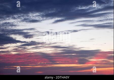 Cielo spettacolare, perfetto per la sostituzione del cielo, sfondi, screen saver o qualsiasi altra applicazione Foto Stock