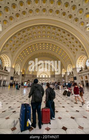 Viaggiatori alla stazione Union di Washington DC, Stati Uniti Foto Stock