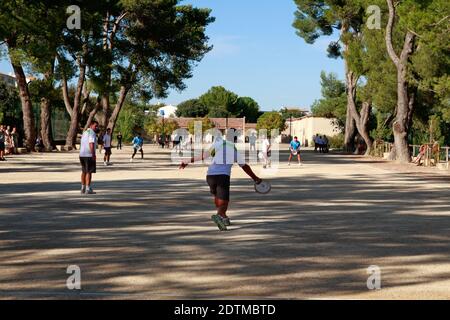 Tambourine Match, uno sport tradizionale nato nel XIX secolo in Linguadoca. Festa a Cournonsec. Occitanie, Francia. Foto Stock