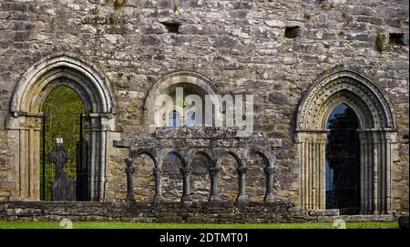 Le rovine dell'ex abbazia agostiniana di Cong sono un sito storico situato a Cong Mayo, in Irlanda Foto Stock