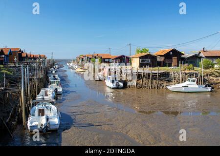 Gujan-Mestras (Francia sud-occidentale): Il porto di ostriche Foto Stock