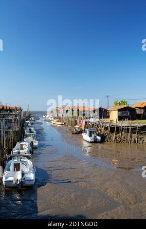 Gujan-Mestras (Francia sud-occidentale): Il porto di ostriche Foto Stock