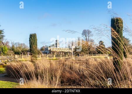 Derelict resti di ala di servizio di Trentham hall a Trentham I giardini si stoke su trent staffordshire Foto Stock