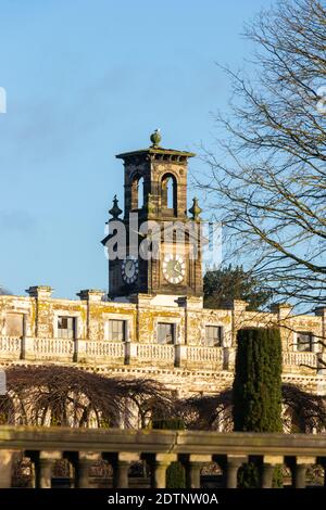 Derelict resti di ala di servizio di Trentham hall a Trentham I giardini si stoke su trent staffordshire Foto Stock