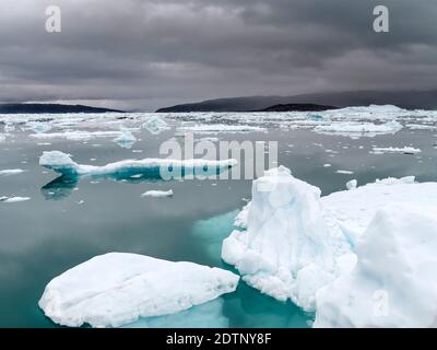 Iceberg nella baia di Disko, Groenlandia, Danimarca, agosto Foto Stock