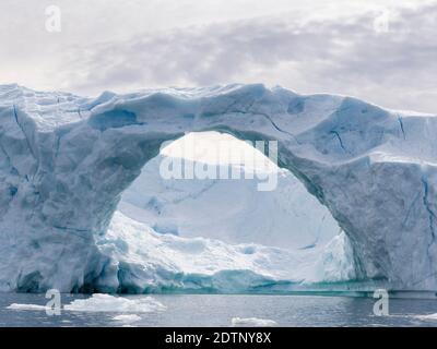 Iceberg nella baia di Disko, Groenlandia, Danimarca, agosto Foto Stock