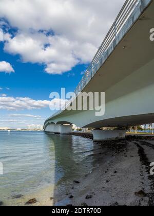 John Ringling Bridge sopra Sarasota Bay a Sarasota Florida USA Foto Stock