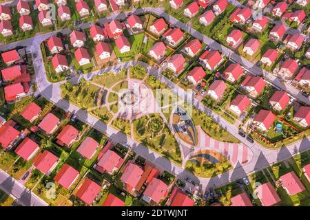 Alloggiamento in grande area suburbana vista panoramica aerea Foto Stock