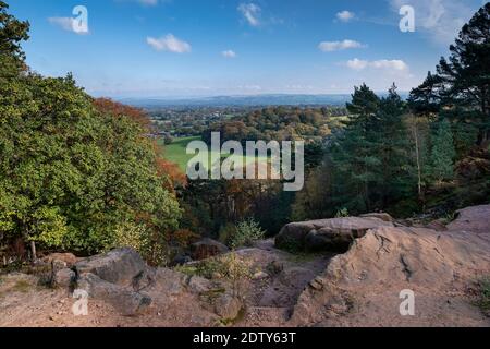 Vista da Stormy Point in autunno, Alderley Edge, Cheshire, Inghilterra, Regno Unito Foto Stock