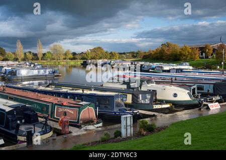 Acquedotto Marina in autunno, vicino a Nantwich, Cheshire, Inghilterra, Regno Unito Foto Stock