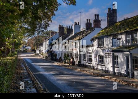 Prestbury Village in autunno, Prestbury, Cheshire, Inghilterra, Regno Unito Foto Stock