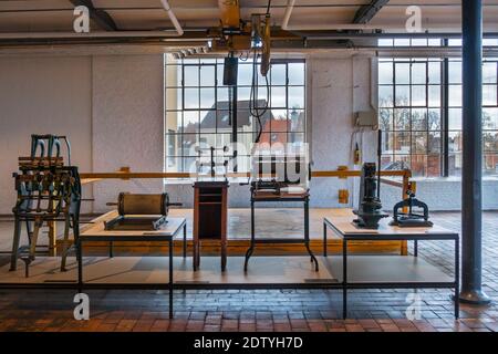 Vecchie macchine da stampa presso il museo industriale (precedentemente conosciuto come MIAT) sull'industria tessile e grafica a Gand, Fiandre Orientali, Belgio Foto Stock