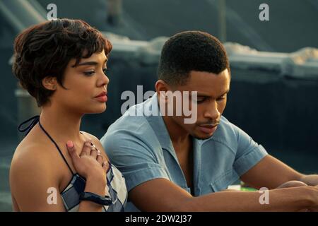 DATA DI USCITA: 23 dicembre 2020 TITOLO: Sylvia's Love STUDIO: Amazon Studios REGISTA: Eugene Ashe TRAMA: Una donna che lavora nel negozio di dischi di suo padre ad Harlem alla fine degli anni '50 incontra un aspirante sassofono giocatore. CON LA STELLA: TESSA THOMPSON come Sylvie Parker, NNAMDI ASOMUGHA come Robert Halloway. (Immagine di credito: © Amazon Studios/immagini di intrattenimento) Foto Stock