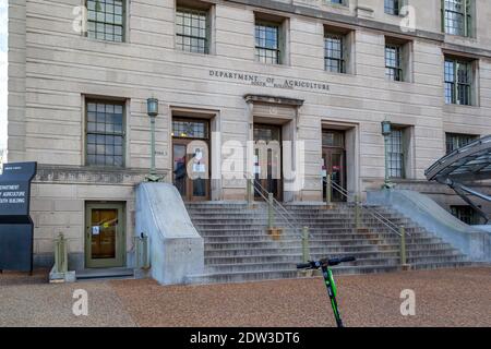 Washington D.C., USA - 29 febbraio 2020: Sede del Dipartimento dell'Agricoltura degli Stati Uniti (USDA) South Building a Washington, D.C. USA. Foto Stock