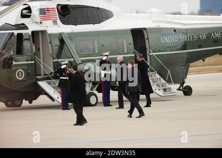 Il presidente Barack Obama partecipa alla raccolta fondi del Comitato Nazionale democratico a Chicago, il 02 aprile 2014. Quando l'Air Force One è atterrato, Obama è stato accolto dal governo dell'Illinois Patrick Quinn. Foto di Cindy Barrymore/ABACARESS.COM Foto Stock