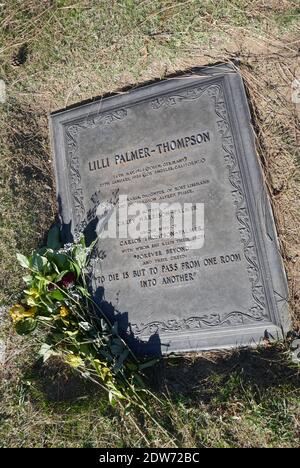 Glendale, California, USA 21 dicembre 2020 UNA visione generale dell'atmosfera dell'attrice Lilli Palmer's grave al Forest Lawn Memorial Park il 21 dicembre 2020 a Glendale, California, USA. Foto di Barry King/Alamy Stock foto Foto Stock