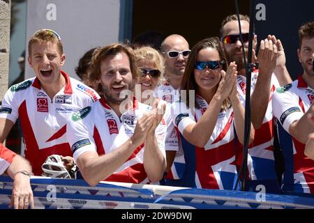 Pippa Middleton e James Middleton partecipano alla 33° gara in America del Michael Matthews Foundation Team. I piloti devono percorrere 3000 chilometri in 12 stati e salire oltre 170,000 metri verticali. I piloti di squadra hanno un massimo di nove giorni per finire. Le squadre percorreranno 350-500 miglia al giorno, corse non-stop. Oceanside, 14 giugno 2014. Foto di Lionel Hahn/ABACAPRESS.COM Foto Stock