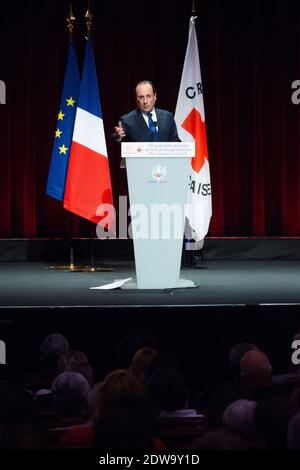 Il presidente francese Francois Hollande ha illustrato il suo discorso durante il 150° anniversario della Fondazione francese della Croce Rossa a Parigi, in Francia, il 21 giugno 2014. Foto di Romain boe/ABACAPRESS.COM Foto Stock