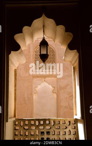 Tiwi, Oman. 29 maggio 2014. All'interno del Castello di Jabreen, Oman .abreen o Jibreen Castel. Un forte Omani del XVII secolo vicino a Bahla in al Dakhiyah governatorate Oman.spesso trascurato come una potenziale destinazione di viaggio e tuttavia la sua ricca storia e secoli di cultura vecchia che ha tanto da offrire. Oman è un paesaggio incredibilmente diversificato di alate tropicali con palme, deserti remoti e verdi montagne terrazzate, prosperosi Souk e una delle persone più accoglienti della regione del Golfo Arabico e deve meritare ulteriore attenzione. Credit: John Wreford/SOPA Images/ZUMA Wire/Alamy Live News Foto Stock