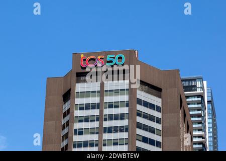 Il cartello TCS 50 si trova sull'edificio di Toronto, Canada. Foto Stock