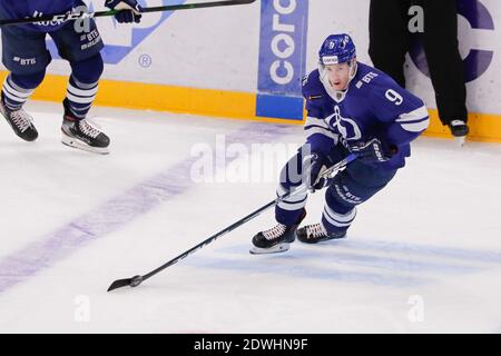 Mosca - Russia, 2020 dicembre 22 - Concorso russo di hockey su ghiaccio KHL. Dynamo Moscow Vs Jokerit Helsinki - Dmitri Kagarlitsky Foto Stock