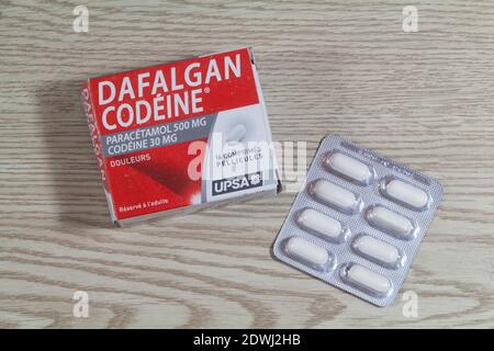 Primelin – Francia, 16 novembre 2020 : scatola di codice Dafalgan dal marchio UPSA Foto Stock