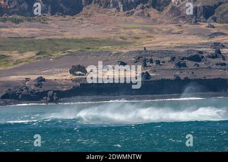 Iwo Jima che si trova a sud delle Isole Bonin. Insieme ad altre isole, formano l'arcipelago di Ogasawara, in Giappone Foto Stock