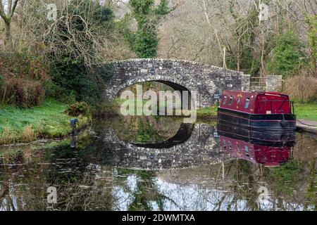 Ponte 134 sul Monboccuthshire e Brecon Canal, vicino a Llangynidr, Powys Foto Stock
