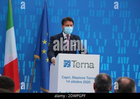 Primo Ministro d'Italia Giuseppe Conte con maschera - Il Premier italiano Giuseppe Conte indossa la mascherina anti Covid Foto Stock