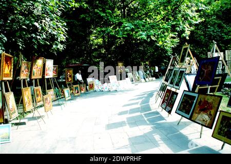 YEREVAN, ARMENIA - 28 giu 2010: Una mostra all'aperto a Yerevan, Armenia Foto Stock