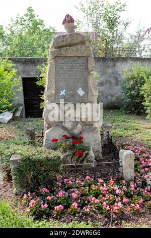 Gedenkstein, Ermordung politischer griechischer Häftlinge durch die Waffen SS am 6. Aprile 1945 a Krems NÖ, Österreich Foto Stock