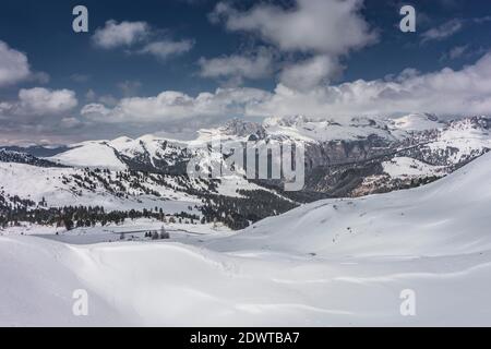 Dolomiti Italiane, con Passo Sella, Passo Gardena, Passo Costalunga Foto Stock