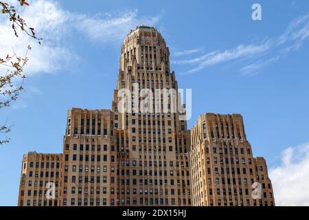 La parte superiore dell'edificio del municipio di Buffalo è mostrata a Buffalo, New York, Stati Uniti. Foto Stock