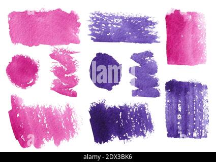 Set di macchie acquerello su sfondo bianco. Trame acquerello con tratti di pennello. Macchie isolate blu scuro, lilla, rosa, fucsia, viola. Foto Stock