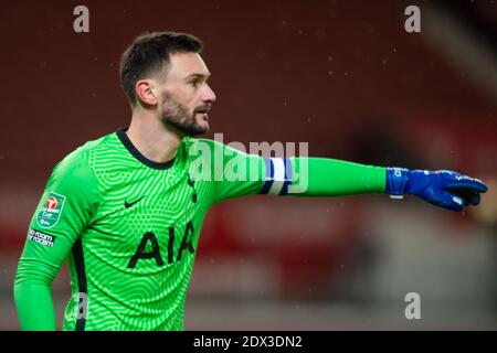 Stoke on Trent, Regno Unito. 23 dicembre 2020. Tottenham Hotspur portiere Hugo Lloris durante la partita della Carabao Cup allo stadio Bet 365, Stoke-on-Trent Picture di Matt Wilkinson/Focus Images/Sipa USA 23/12/2020 Credit: Sipa USA/Alamy Live News Foto Stock