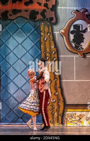 Il Cuban National Ballet esegue "Cenerentola", Santa Clara, Cuba Foto Stock